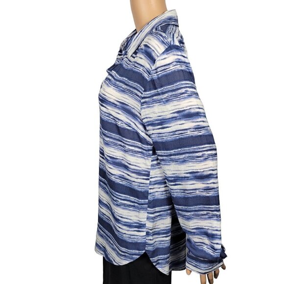 Soft Surroundings Women's Blue/White Wavy Light Weight Button Up Blouse Size M - Picture 7 of 10